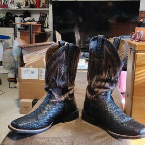 Men's Ariat size 9 B Relentless brown fake reptile boots